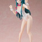 Descubre el apasionante mundo de Estatua Yuna White Bear Suit.