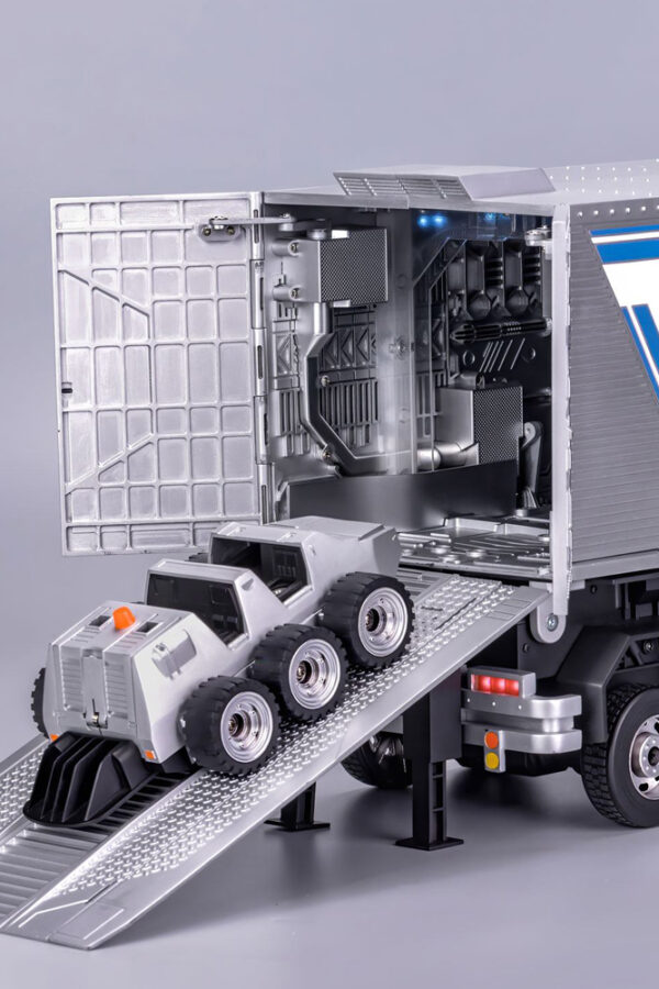 Descubre el apasionante mundo de Robot Optimus Prime Flagship Trailer Kit Transformers.