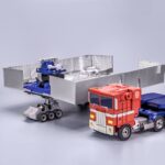 Descubre el apasionante mundo de Robot Optimus Prime Flagship Trailer Kit Transformers.