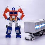 Descubre el apasionante mundo de Robot Optimus Prime Flagship Trailer Kit Transformers.