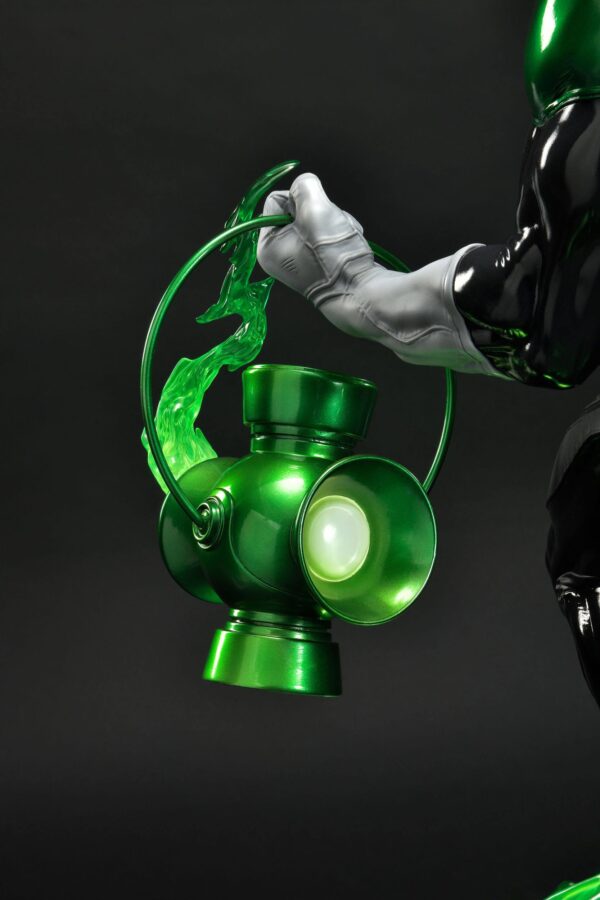 Descubre el apasionante mundo de Estatua Green Lantern Hal Jordan.