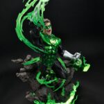 Descubre el apasionante mundo de Estatua Green Lantern Hal Jordan Deluxe.