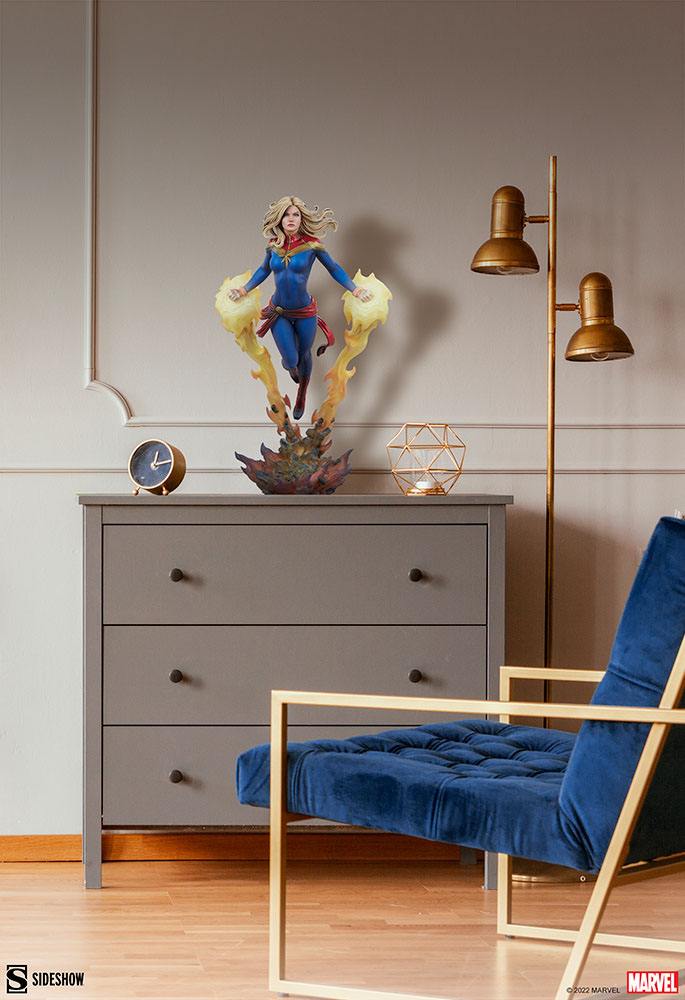 Descubre el apasionante mundo de Estatua Premium Format Captain Marvel.