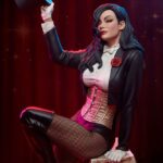 Descubre el apasionante mundo de Estatua Premium Format Zatanna.