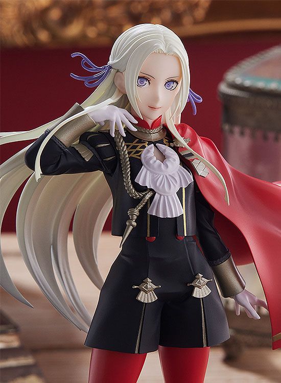 Descubre el apasionante mundo de Estatua Edelgard von Hresvelg.