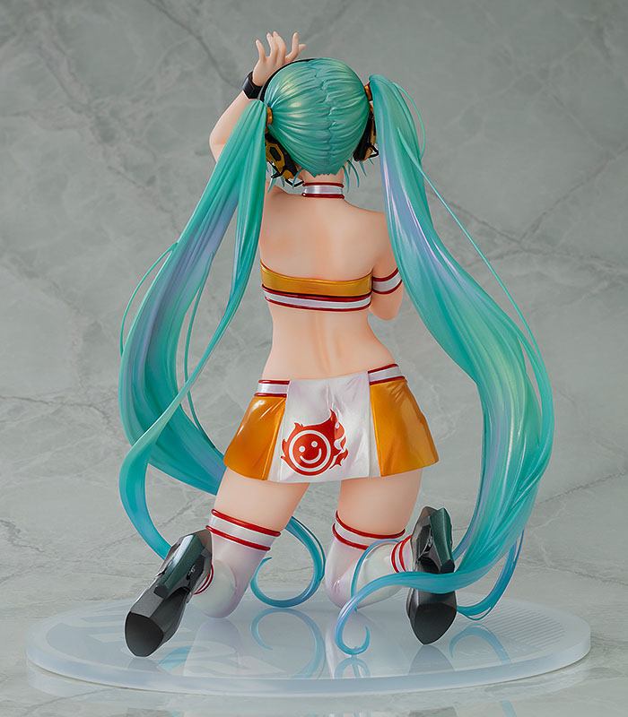 Descubre el apasionante mundo de Estatua Racing Miku 2010.