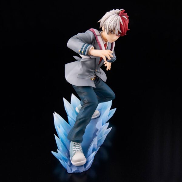 Descubre el apasionante mundo de Estatua Shoto Todoroki Intern Arc Scale.