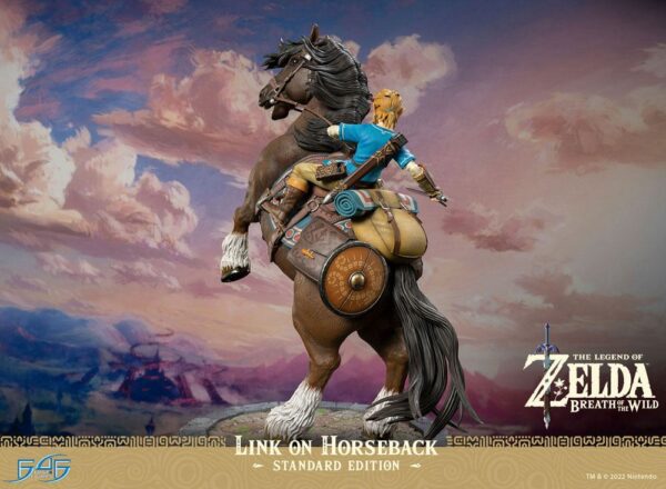 Descubre el apasionante mundo de Estatua Link on Horseback 56cm.
