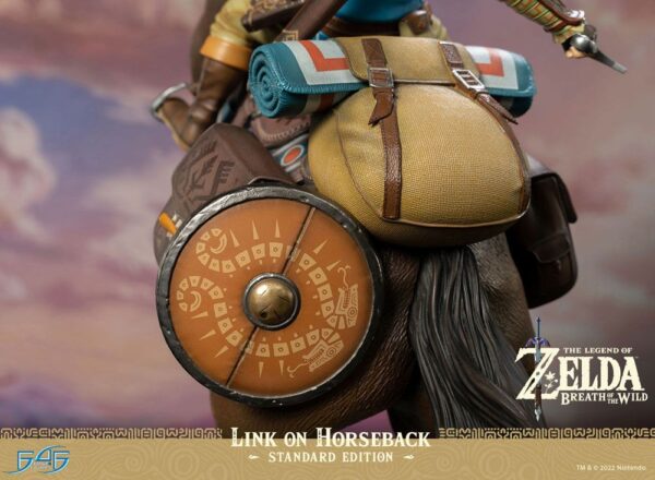Descubre el apasionante mundo de Estatua Link on Horseback 56cm.