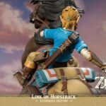 Descubre el apasionante mundo de Estatua Link on Horseback 56cm.