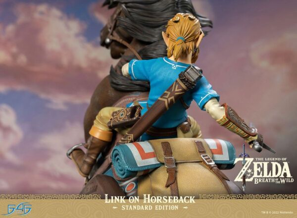 Descubre el apasionante mundo de Estatua Link on Horseback 56cm.