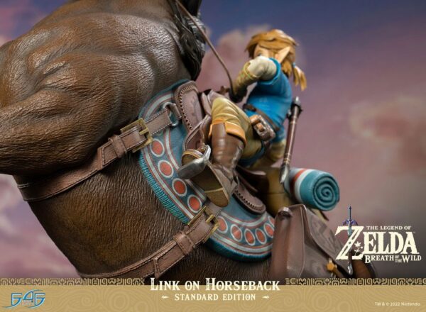 Descubre el apasionante mundo de Estatua Link on Horseback 56cm.