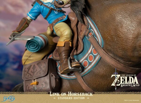 Descubre el apasionante mundo de Estatua Link on Horseback 56cm.