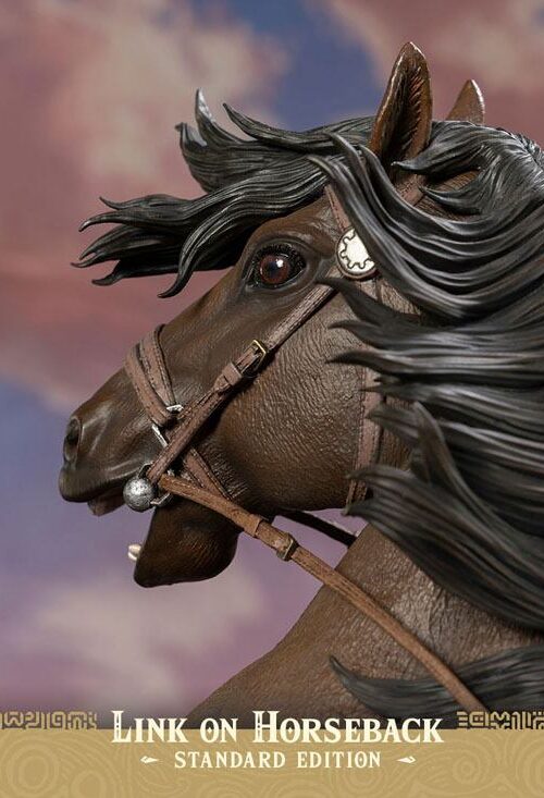 Descubre el apasionante mundo de Estatua Link on Horseback 56cm.