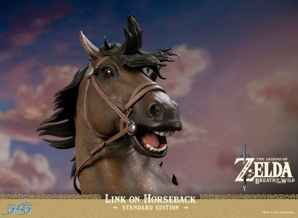 Descubre el apasionante mundo de Estatua Link on Horseback 56cm.