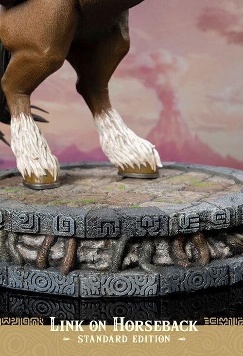 Descubre el apasionante mundo de Estatua Link on Horseback 56cm.
