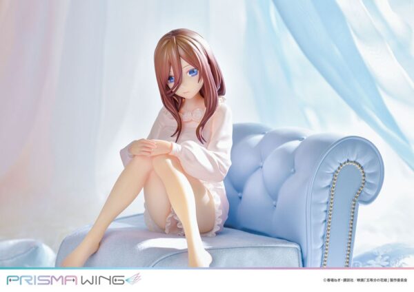 Descubre el apasionante mundo de Estatua Prisma Wing Miku Nakano.