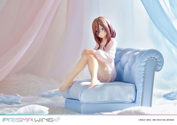 Descubre el apasionante mundo de Estatua Prisma Wing Miku Nakano.