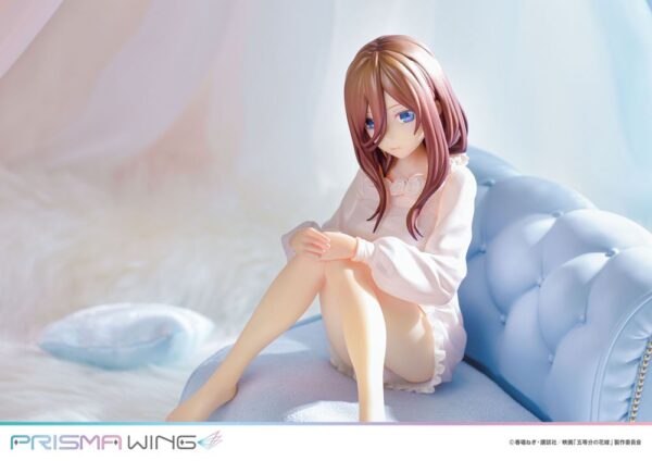 Descubre el apasionante mundo de Estatua Prisma Wing Miku Nakano.