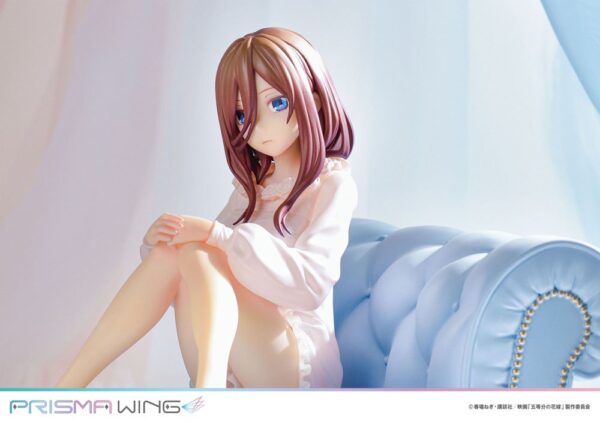 Descubre el apasionante mundo de Estatua Prisma Wing Miku Nakano.