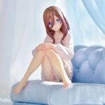 Descubre el apasionante mundo de Estatua Prisma Wing Miku Nakano.