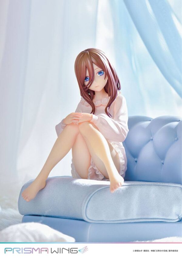 Descubre el apasionante mundo de Estatua Prisma Wing Miku Nakano.