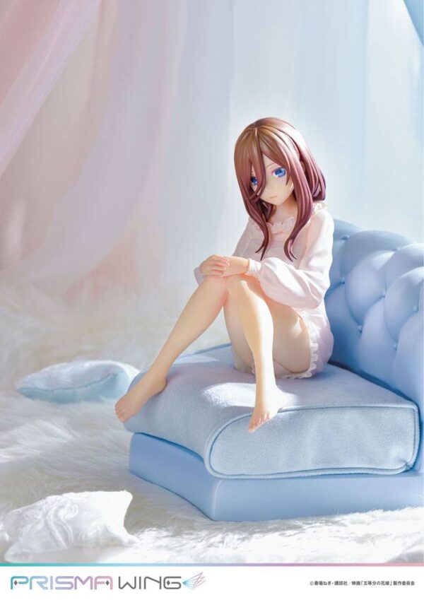 Descubre el apasionante mundo de Estatua Prisma Wing Miku Nakano.