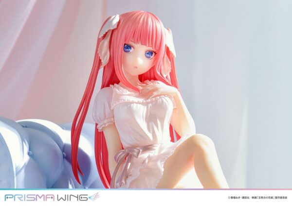 Descubre el apasionante mundo de Estatua Prisma Wing Nino Nakano.