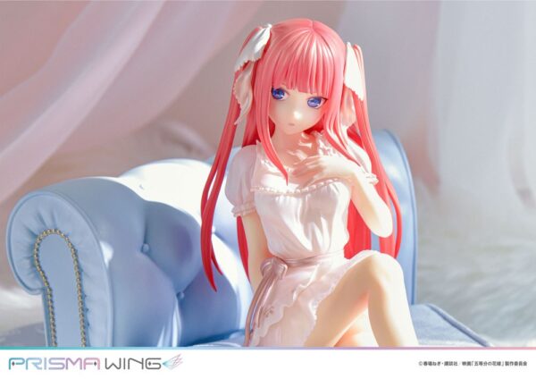 Descubre el apasionante mundo de Estatua Prisma Wing Nino Nakano.