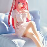 Descubre el apasionante mundo de Estatua Prisma Wing Nino Nakano.