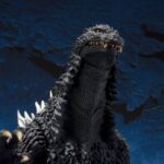 Descubre el apasionante mundo de Figura MonsterArts Godzilla 2002.
