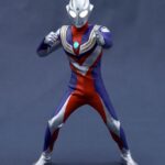 Descubre el apasionante mundo de Figura con luz Tiga 16cm.