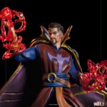 Descubre el apasionante mundo de Estatua Deluxe Art Scale Strange Supreme.