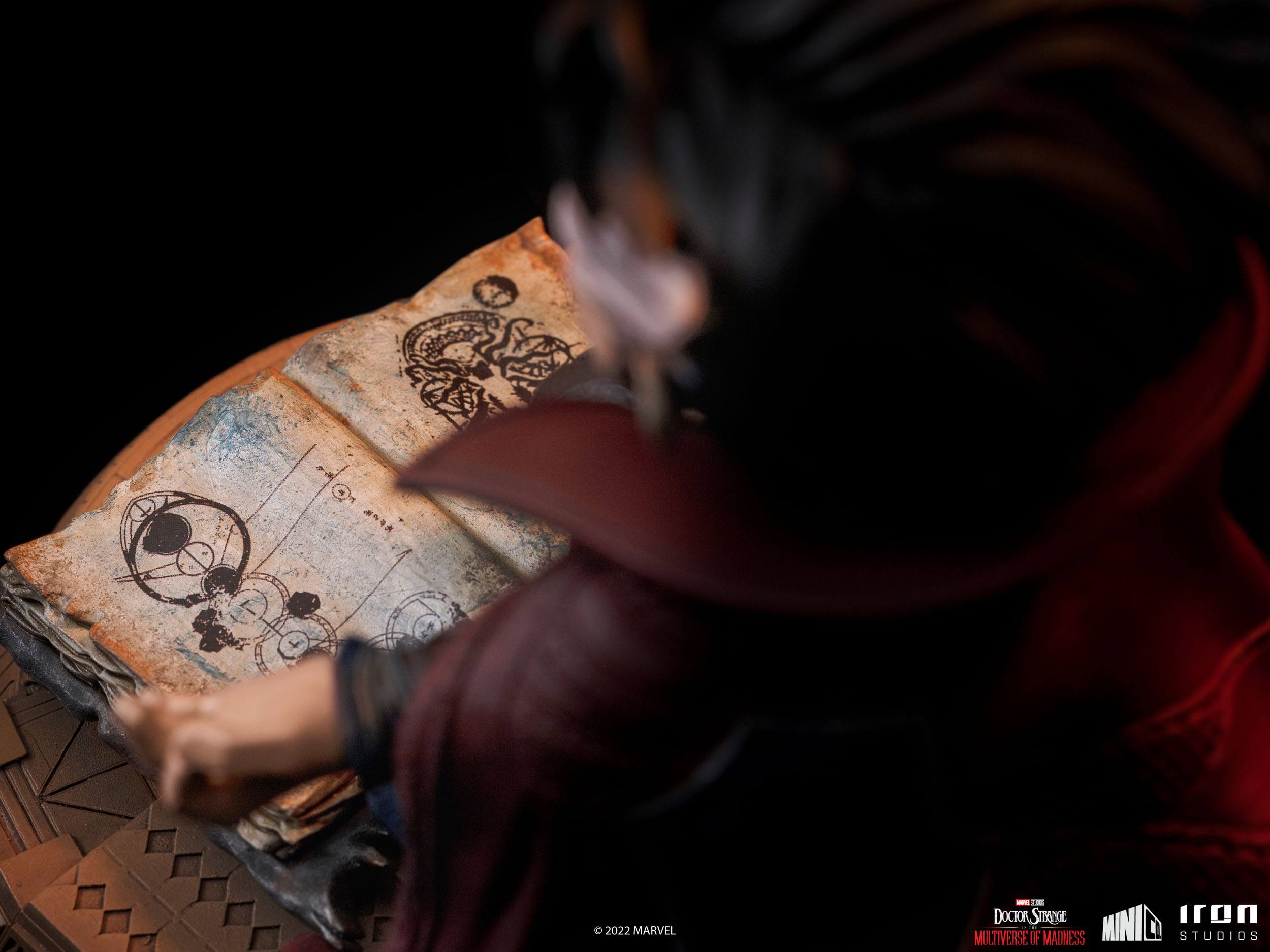 Descubre el apasionante mundo de Minifigura Mini Co Stephen Strange.