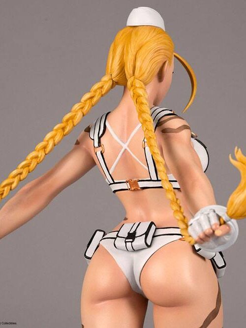 Descubre el apasionante mundo de Estatua Cammy Player 2 44cm.