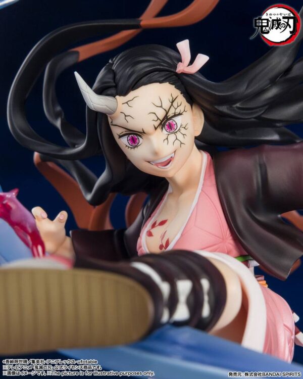 Descubre el apasionante mundo de Estatua FiguartsZERO Nezuko Kamado 20cm.