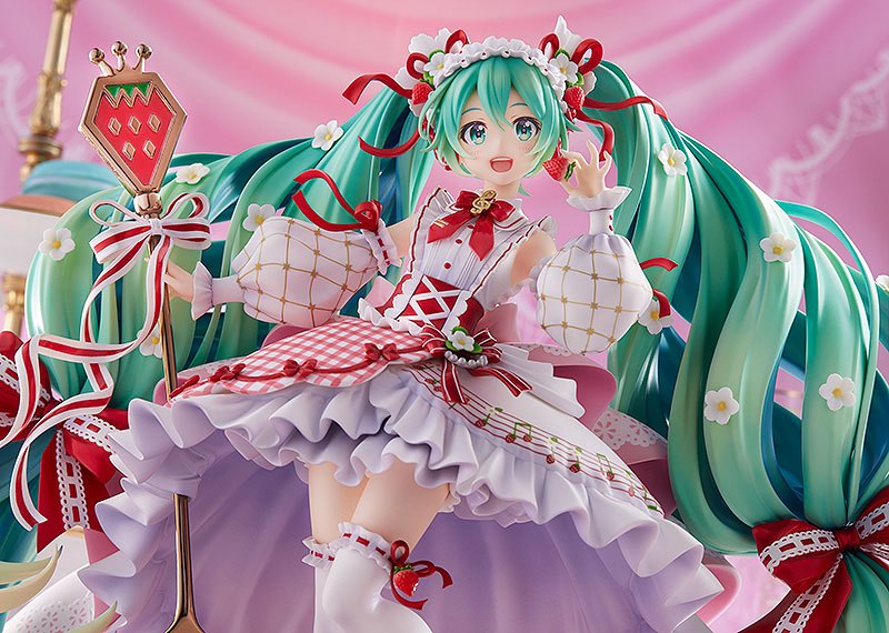 Descubre el apasionante mundo de Estatua Hatsune Miku 15th Anniversary.