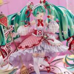 Descubre el apasionante mundo de Estatua Hatsune Miku 15th Anniversary.