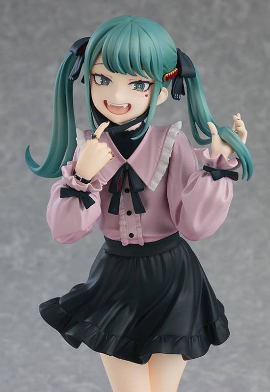 Descubre el apasionante mundo de Estatua Hatsune Miku The Vampire.