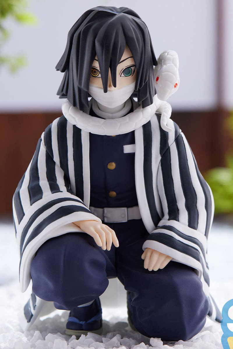 Descubre el apasionante mundo de Estatua Perching Obanai Iguro.