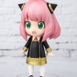 Descubre el apasionante mundo de Figura Figuarts mini Anya Forger.