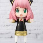 Descubre el apasionante mundo de Figura Figuarts mini Anya Forger.