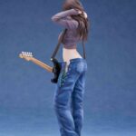 Descubre el apasionante mundo de Estatua Original Character Guitar Girl.