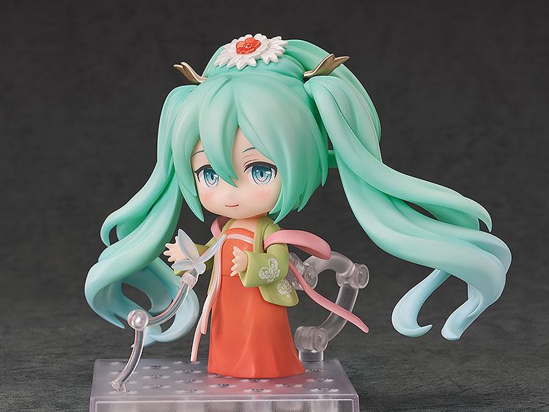 Descubre el apasionante mundo de Figura Nendoroid Hatsune Miku 10cm.