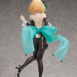 Descubre el apasionante mundo de Estatua Bunny Suit Planning Sophia.