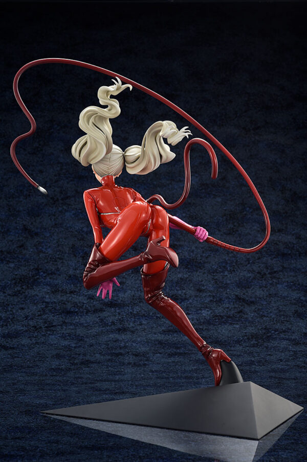Descubre el apasionante mundo de Estatua Persona Anne Takamaki Phantom Thief.