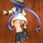 Descubre el apasionante mundo de Estatua Roxy Migurdia Dressing Mode.