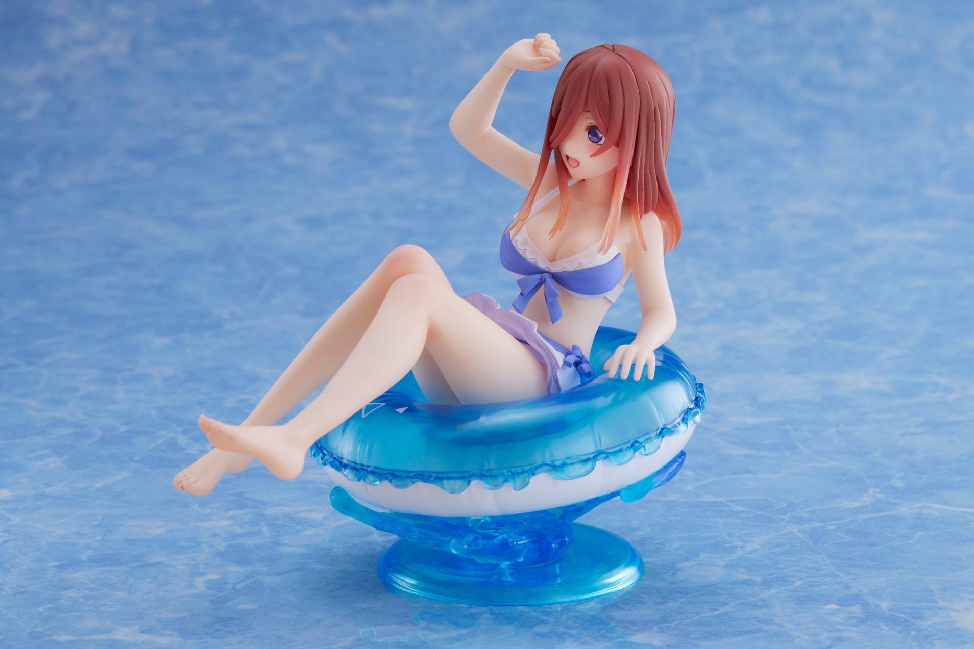 Descubre el apasionante mundo de Estatua Aqua Float Girls Miku Nakano.