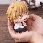 Descubre el apasionante mundo de Estatua Chainsaw Man Look Up Denji.