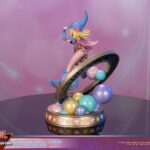 Descubre el apasionante mundo de Estatua Dark Magician Girl Pastel Edition.